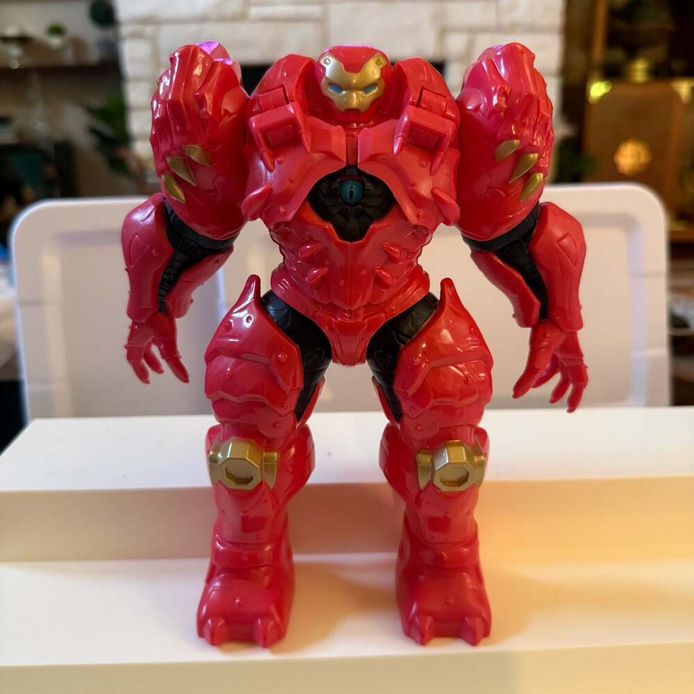 Hasbro Marvel Mech Strike Monster Hunters Iron Man Hunter Suit Action Figure